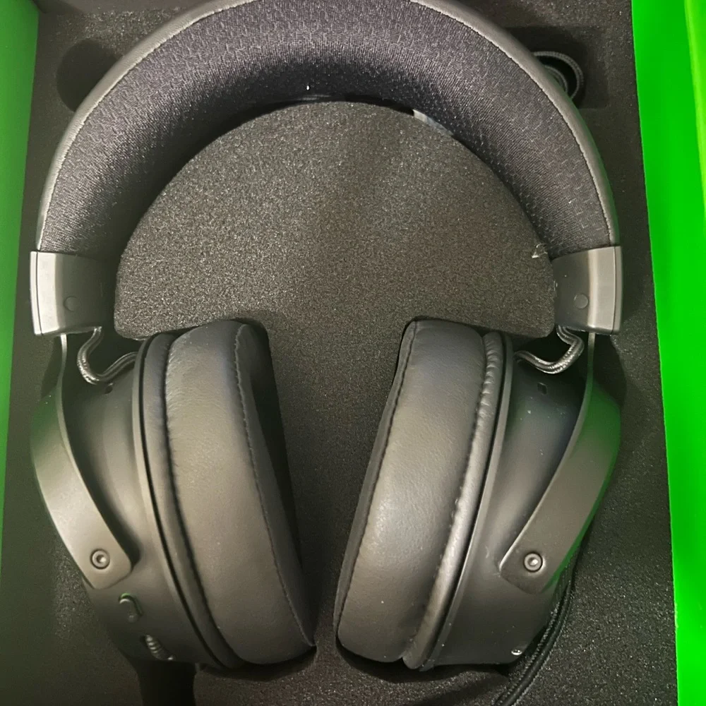 Razer KRAKEN V3 wired USB gaming headset with Razer chroma RGB